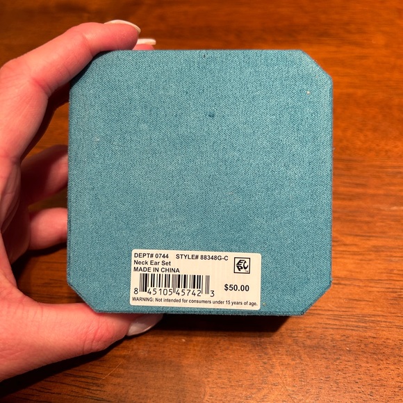 NIB Unwritten Los Angeles 14K Gold Flash Plated 16" "M" Initial Necklace Earring - Picture 5 of 5